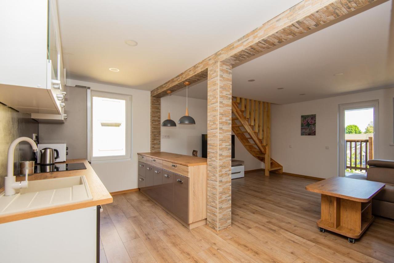 Apartamentai Pas Kaju Senamiestyje Salia Botanikos Parko Palanga Exterior photo