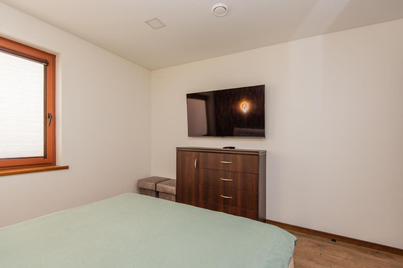 Apartamentai Pas Kaju Senamiestyje Salia Botanikos Parko Palanga Exterior photo